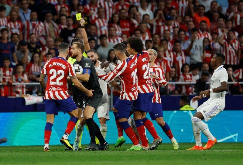 皇家馬德里以2:1小勝馬德里體育會,勝出這仗馬德里打吡戰。(路透社)