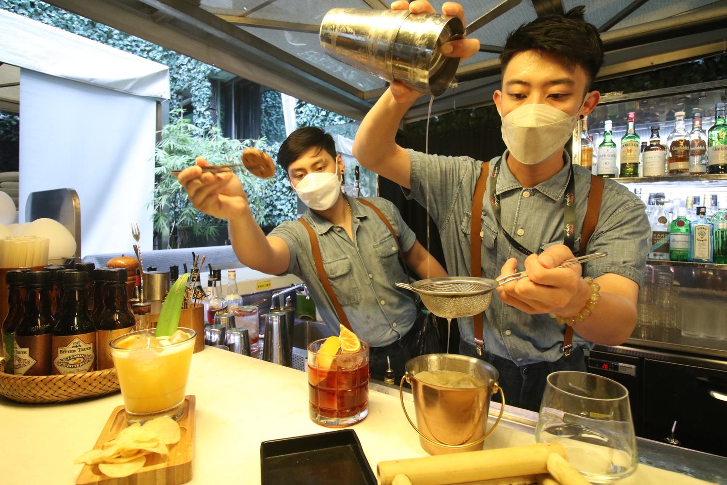 Seacation的住客可到酒店露天酒廊Vibes享用人氣雞尾酒一杯