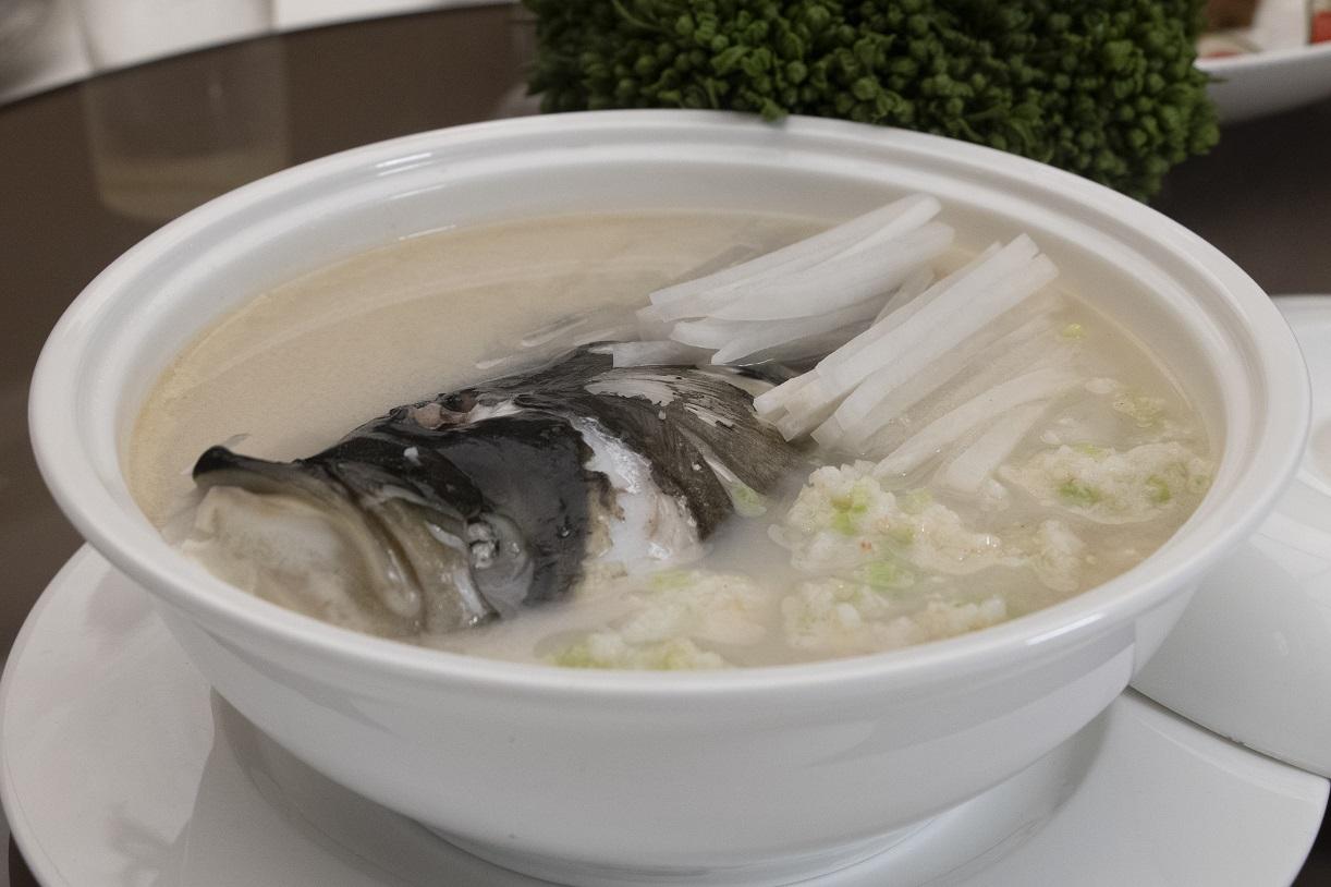 蘿蔔絲珊瑚魚頭湯