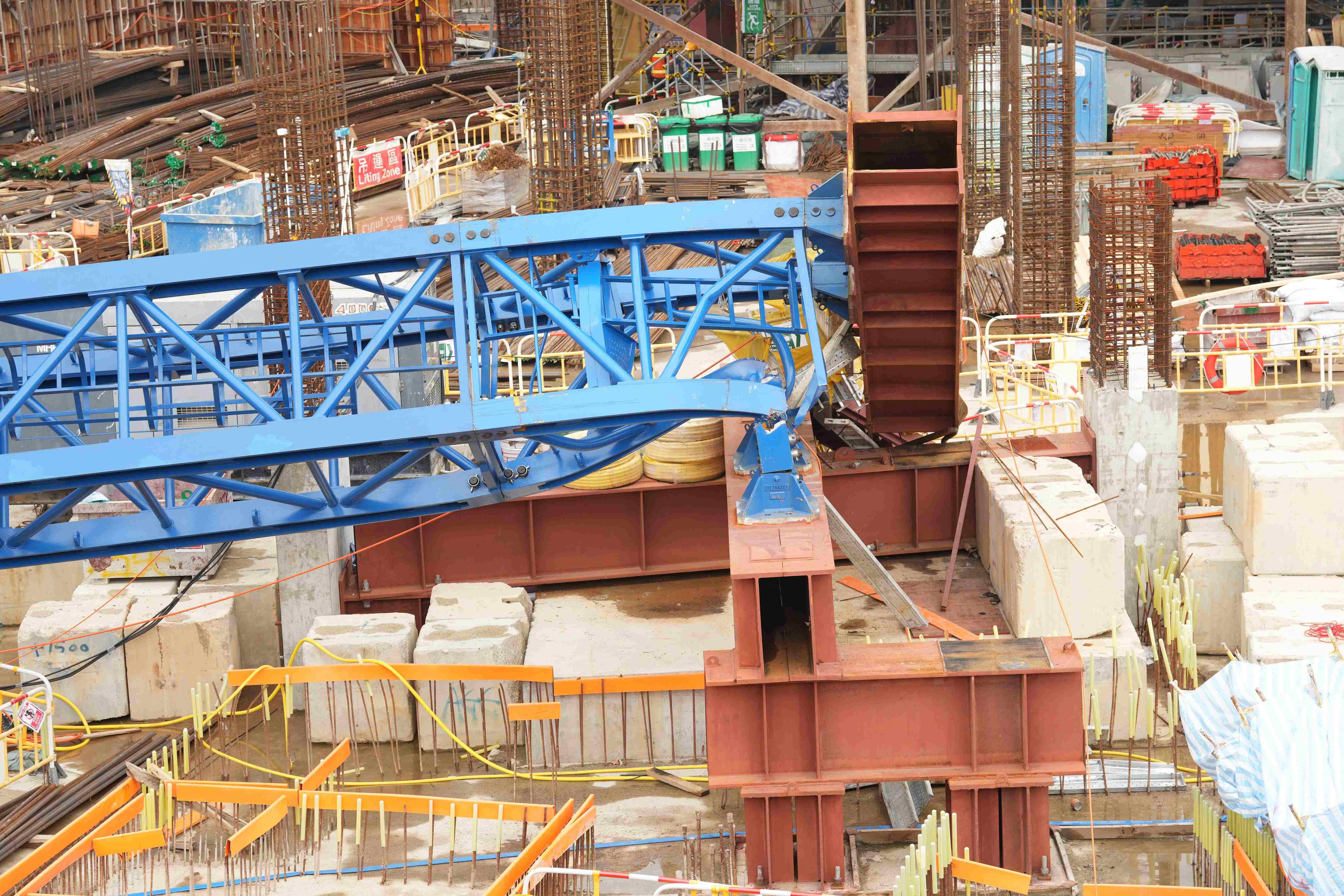 安達臣道 安達臣道地盤天秤倒塌意外