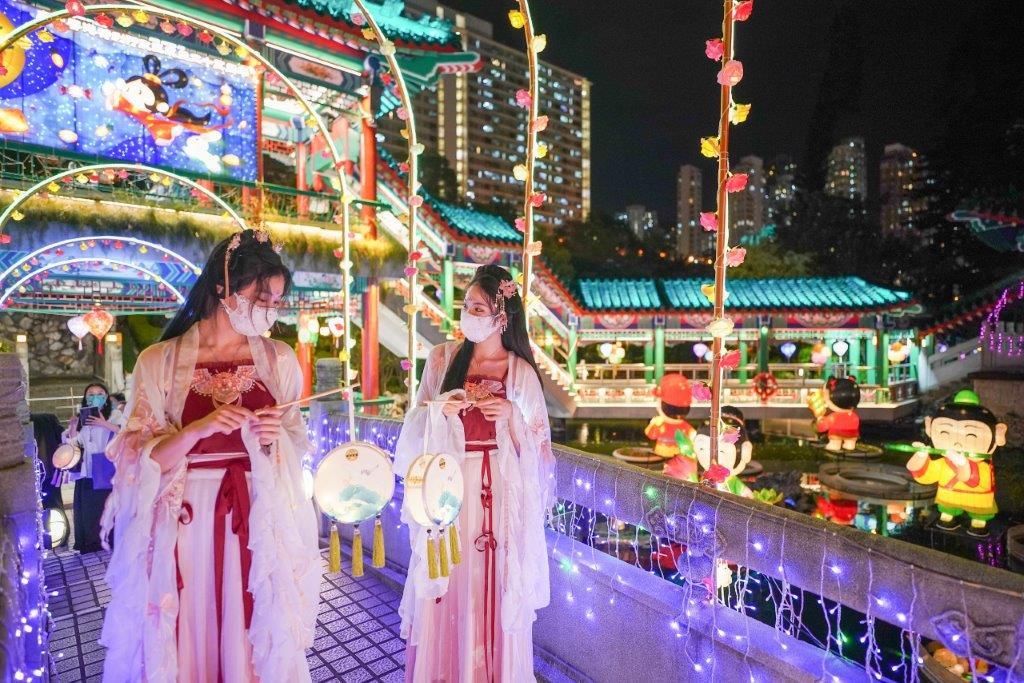 嗇色園黃大仙祠中秋辦花燈園遊會。(李睿哲攝)