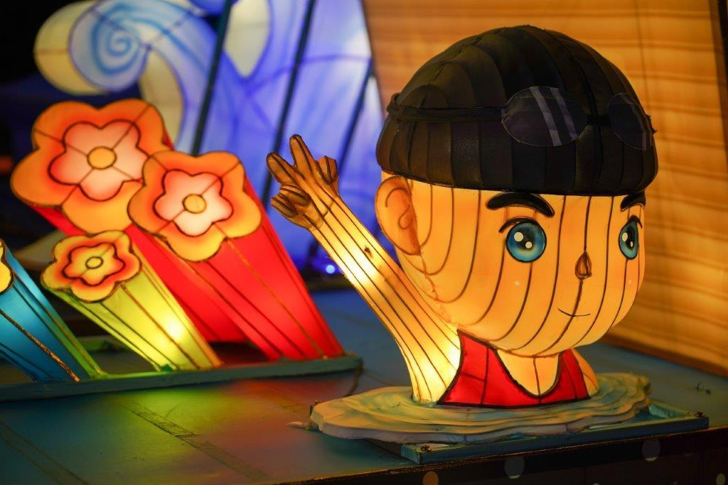 嗇色園黃大仙祠中秋辦花燈園遊會。(李睿哲攝)