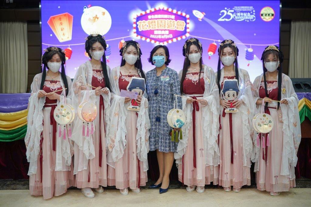 嗇色園黃大仙祠中秋辦花燈園遊會。(李睿哲攝)