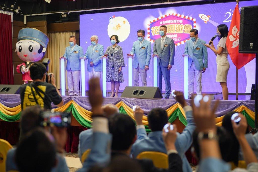 嗇色園黃大仙祠中秋辦花燈園遊會。(李睿哲攝)