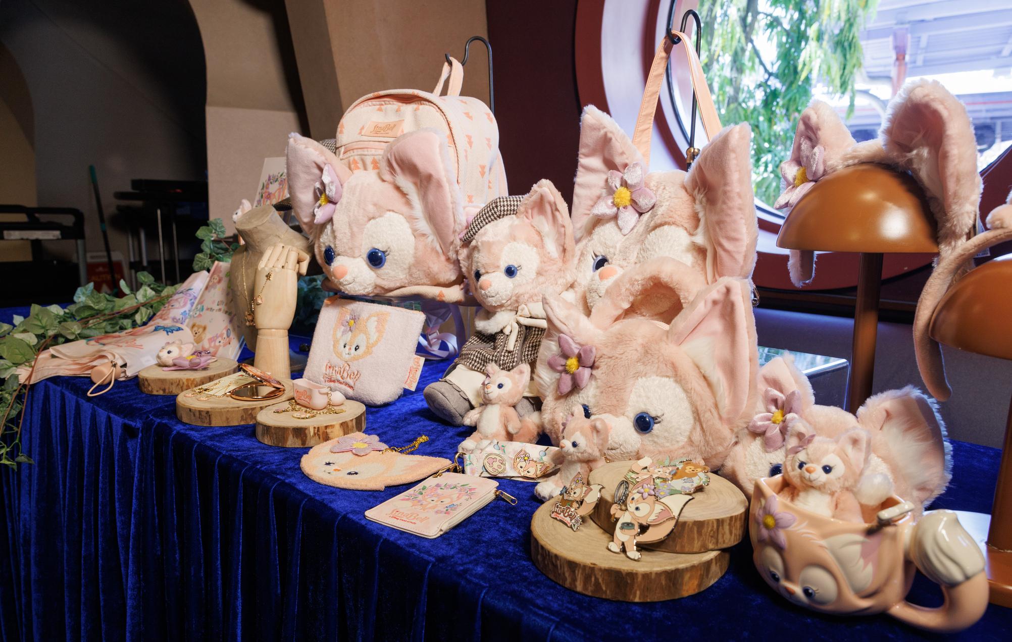 香港迪士尼區將陸續推出近30款LinaBell主題商品供粉絲入手(蘇文傑攝)