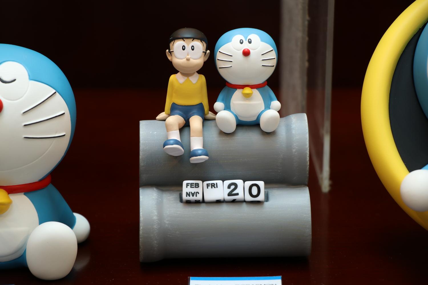 多啦A夢 水管萬年曆擺設 ($390)