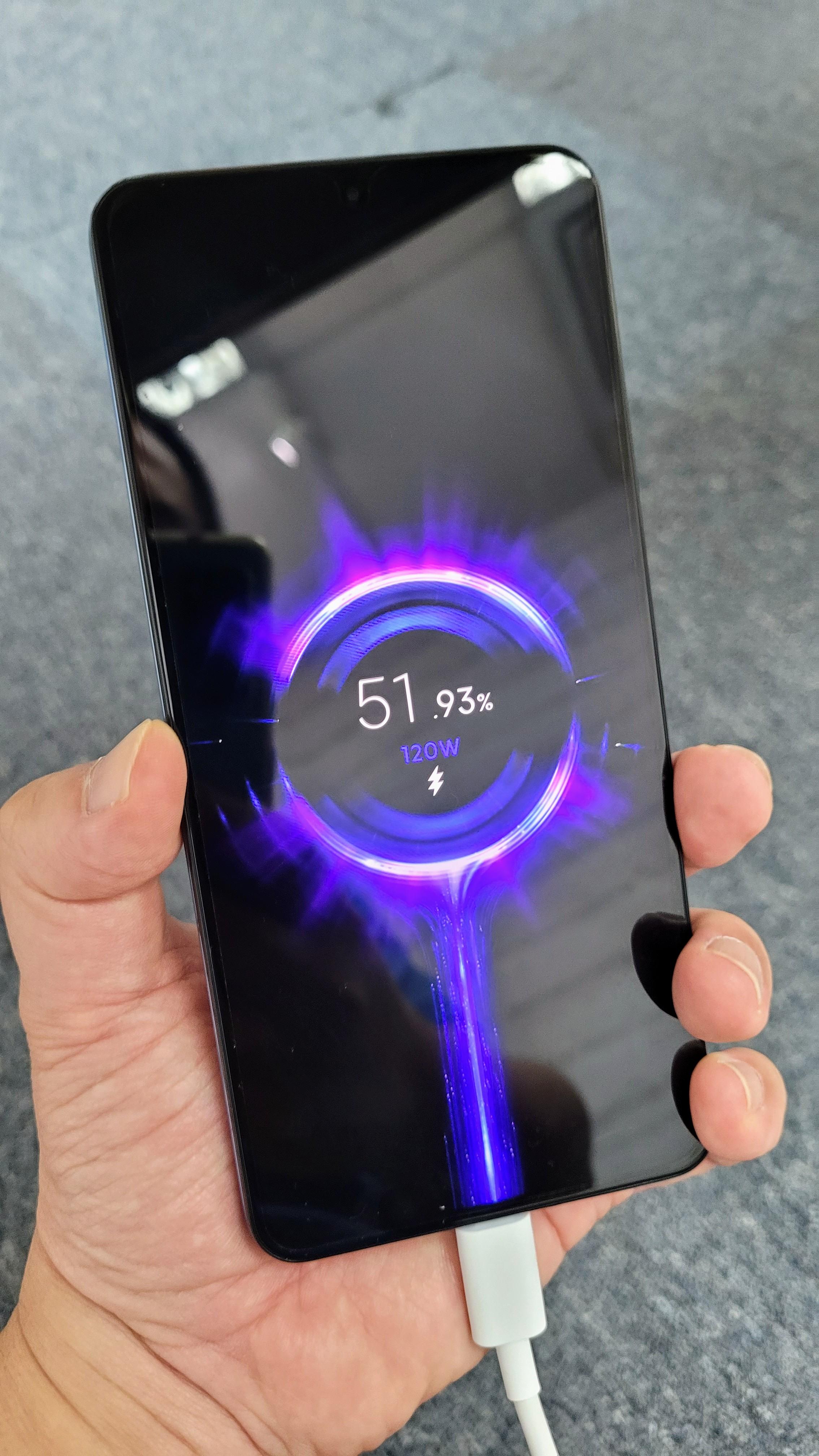 120W快充,最快19分鐘叉爆手機。