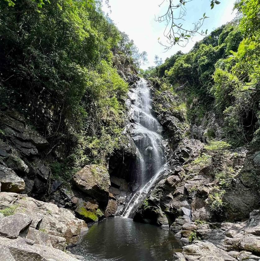 照鏡潭氣勢非凡