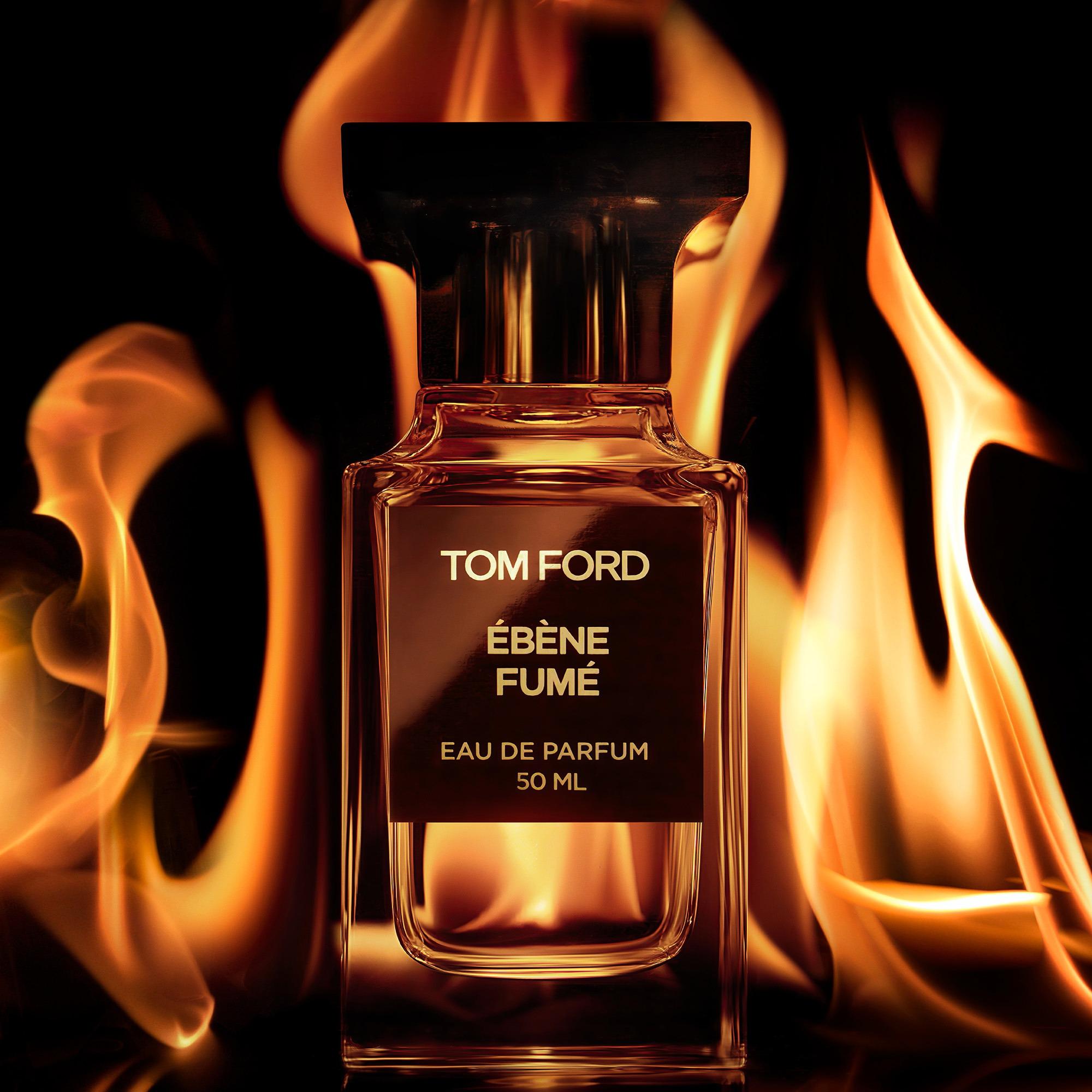 TOM FORD BEAUTY ÉBÈNE FUMÉ $1,545/30ml、$2,320/50ml、$2,885/100ml