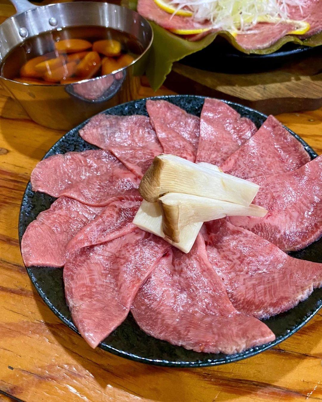 店舖為日本和牛「近江牛」指定店,牛肉質素有保證