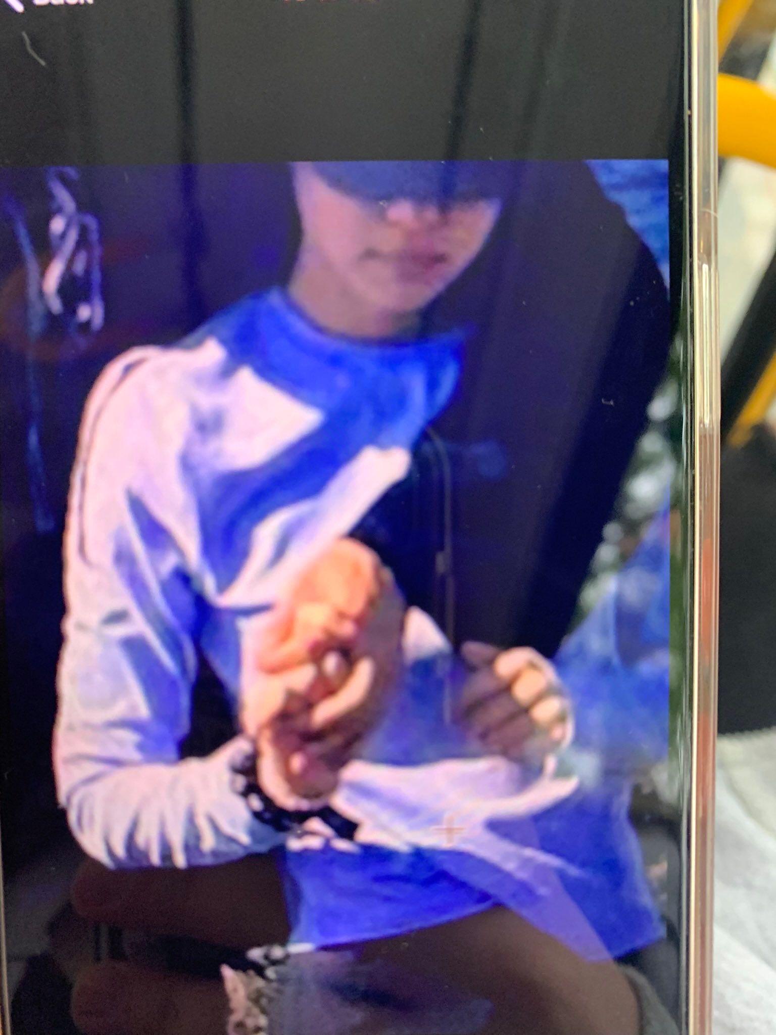 公開照片的Twitter帳戶揚言有一堆兩人拍拖鐵證在手,立即引起全球粉絲關注。