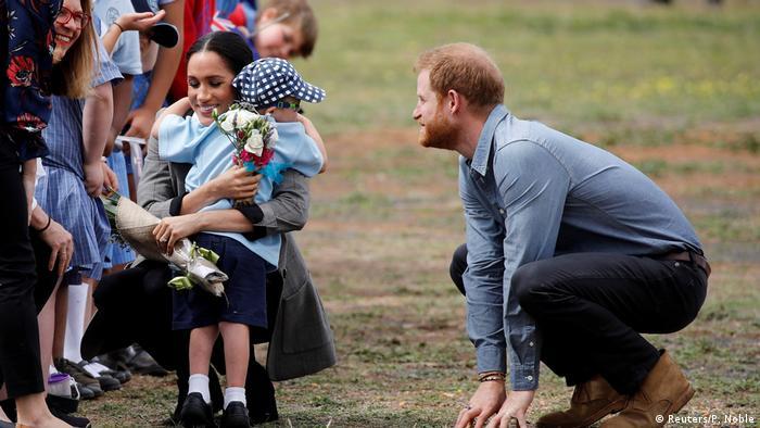 2018年梅根與亨利的澳洲之行,展現親民一面。(路透社)