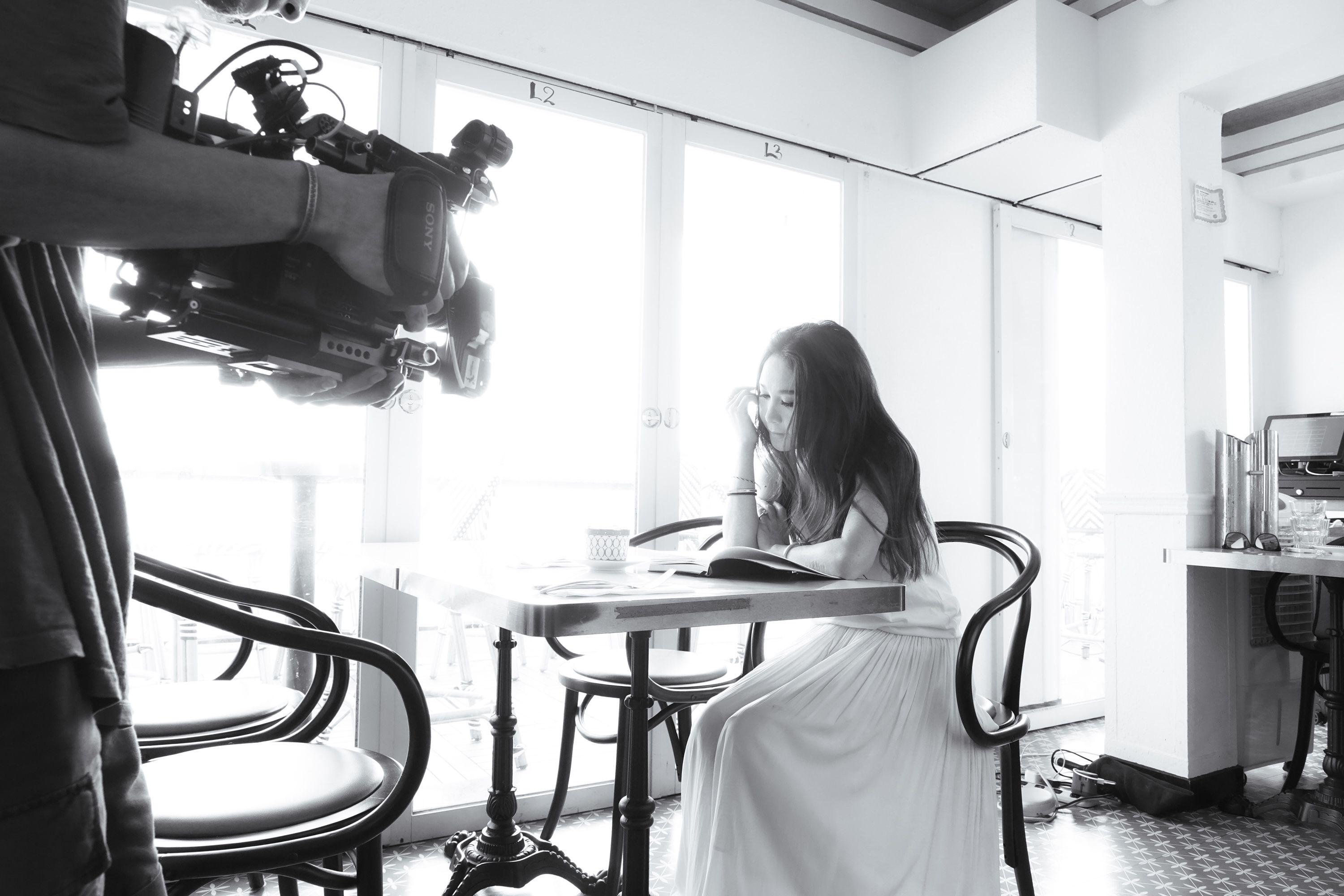 新歌《光影之旅》的MV已完成拍攝工作,預計可在10月面世。