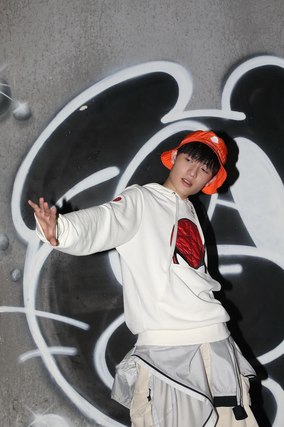 趙祥誠Ben以12個不同造型為新歌《我在每個宇宙都》拍MV,他笑言是人生第一次。