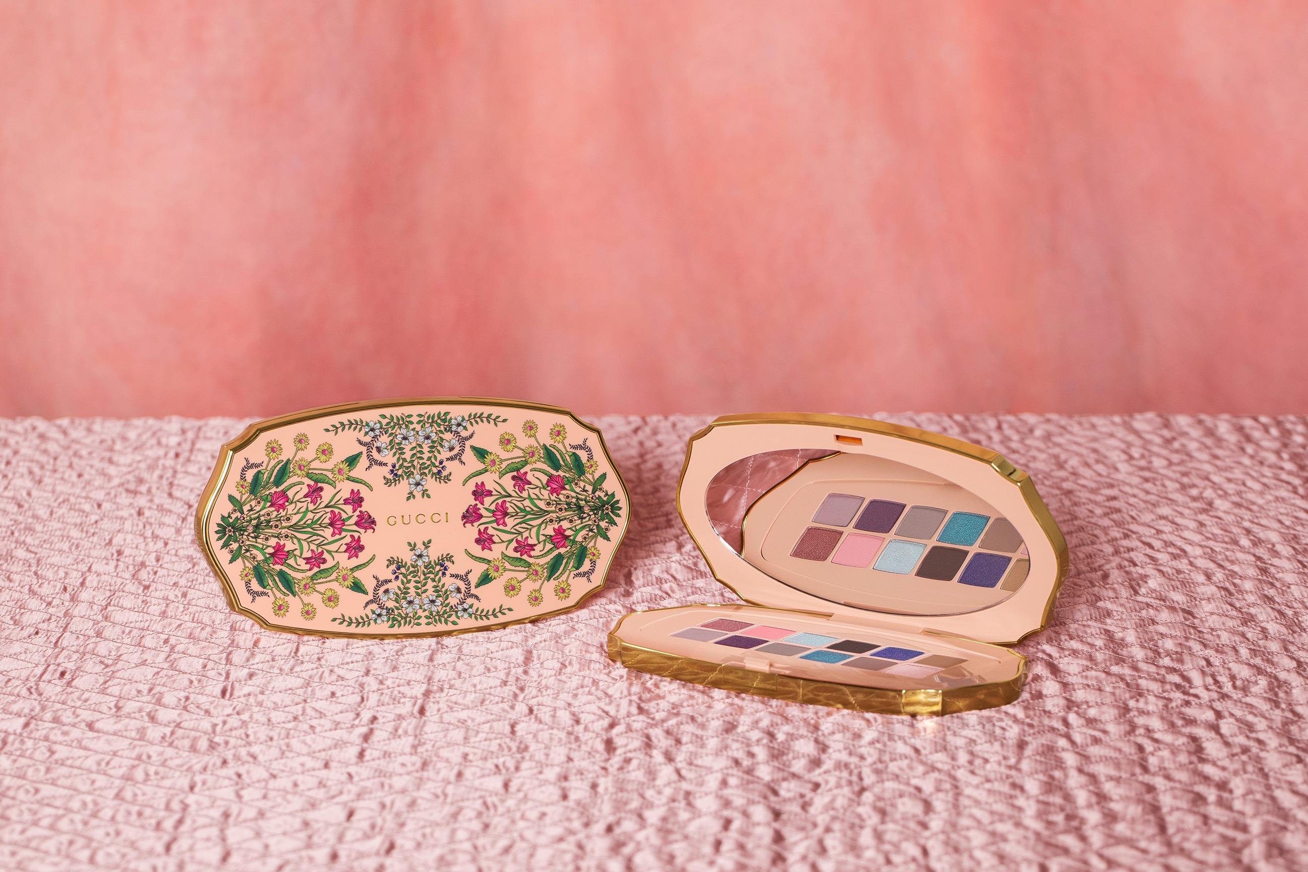 Gucci Palette Beauté Des Yeux Gorgeous Flora眼影盤 1,285 共有12種緞面、霧面及金屬質感色調,輕盈但顯色度高,可暈染出不同層次。眼影盒採用可拆式設計,用畢後可補充替換眼影。