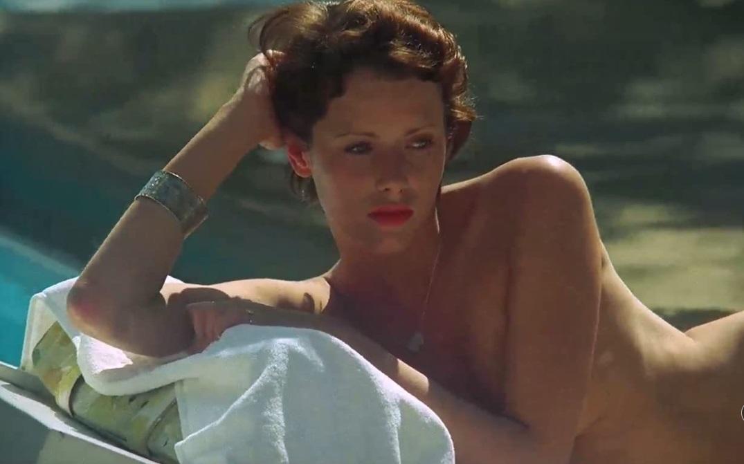 《艾曼紐》女主角施維亞姬莉絲桃亦已在2012年逝世,終年60歲。