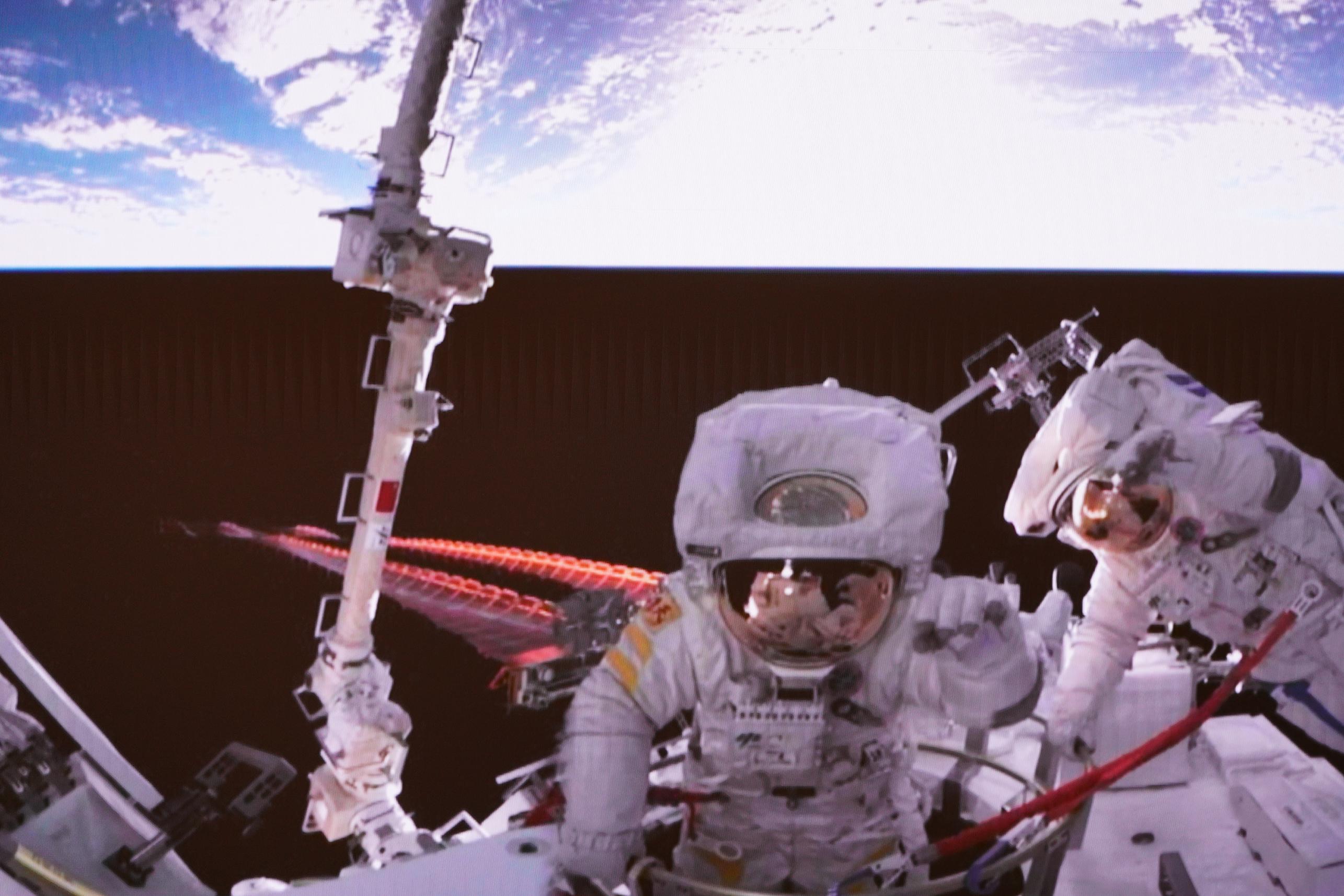 神舟14號太空人首次出艙圓滿成功 完成全部既定任務