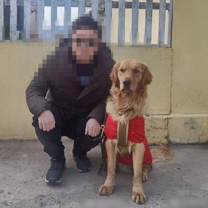 江先生申請3年,再受訓40多天,才領養到一隻導盲犬。(互聯網)