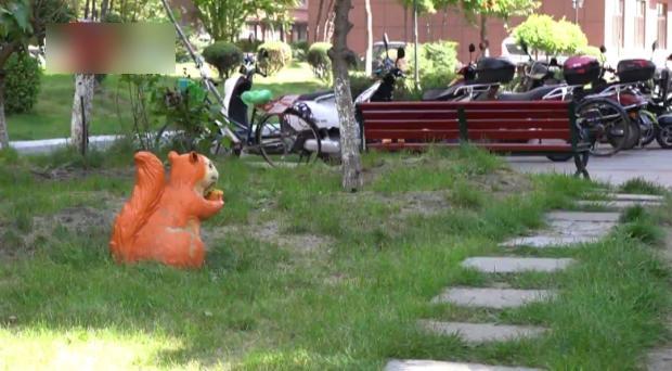 姓王保安不滿住客所養狗隻經常在草地大小便,於是用老鼠藥毒死11隻狗。(互聯網)