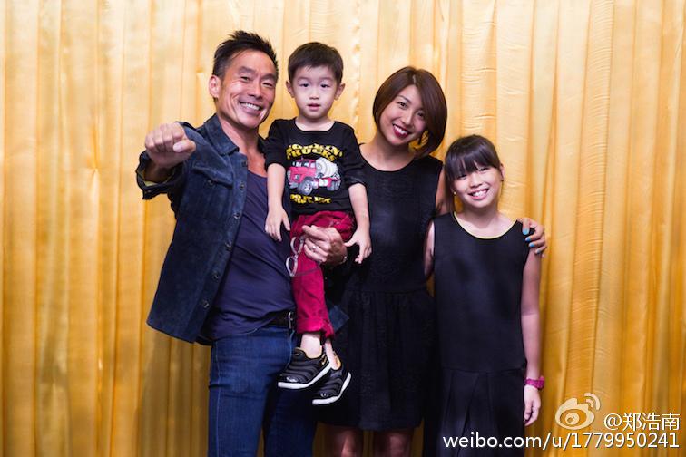 鄭浩南與第二任太太育有一對仔女。