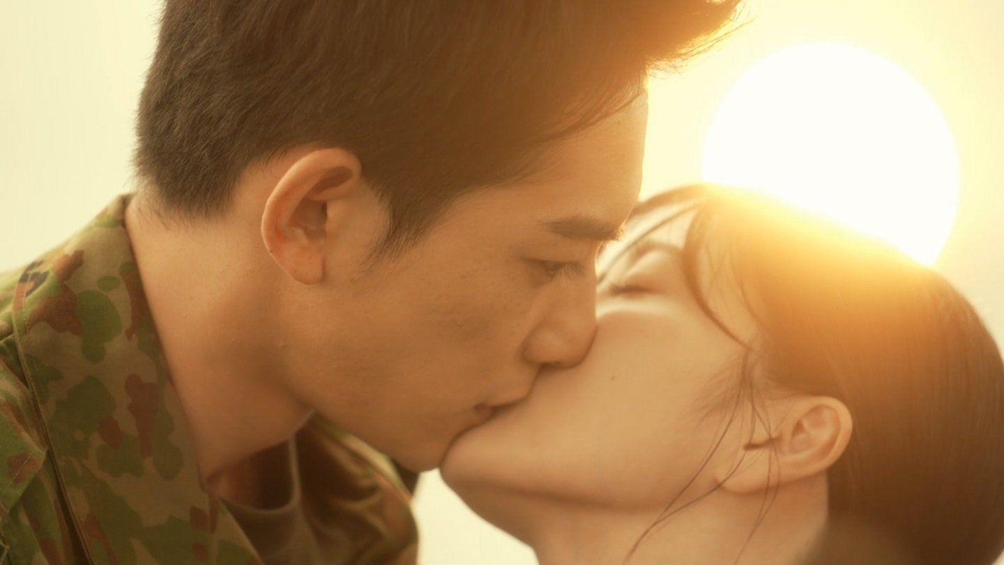 《TEPPACHI!》大結局尾聲,白石麻衣突然向町田啟太獻吻。