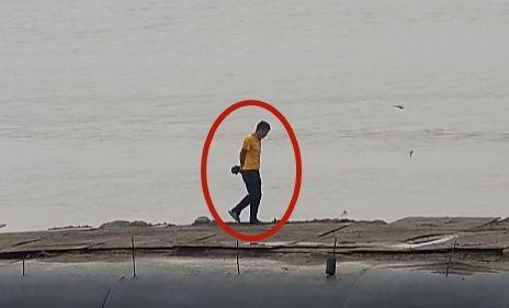 一名安徽醉駕逃犯,月初去看錢江大潮,被警方發現並拘捕。(互聯網)