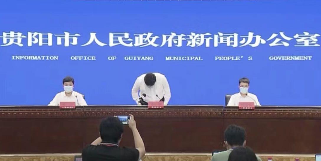 貴陽市政府就轉送隔離人士釀成27死20傷車禍,向公眾道歉。(互聯網)