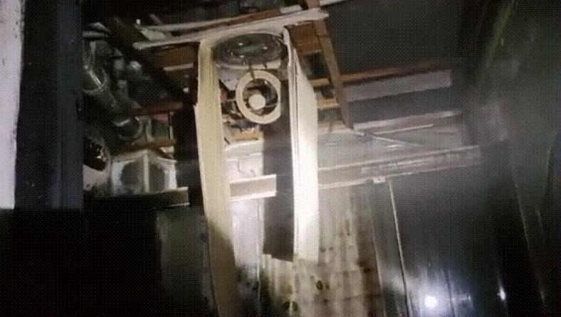 涉事房間套廁亦被燒毀。(互聯網)