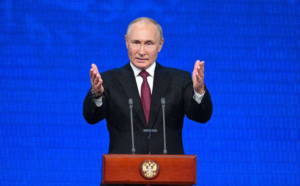 普京周二在克里姆林宮出席儀式。(美聯社)