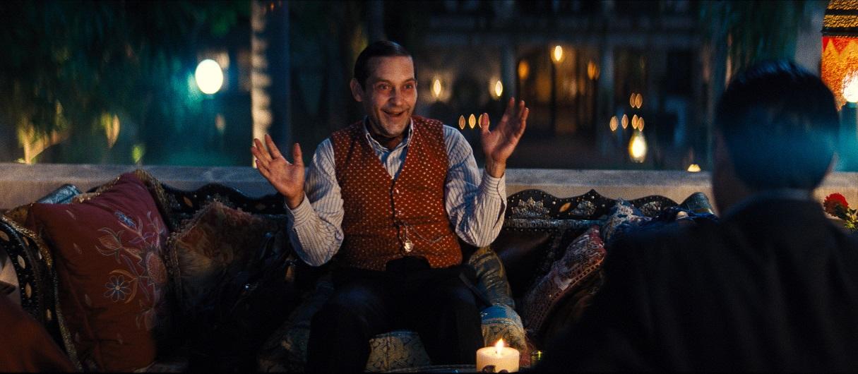 首代蜘蛛俠杜比麥奎爾。(《巴比倫:星聲追夢荷里活》劇照)