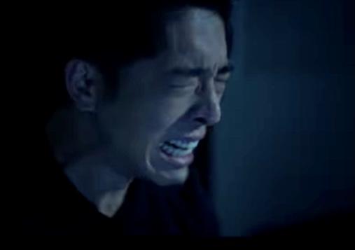 自言被喊戲考到的Edan,在《過時·過節》中爆喊怒吼。