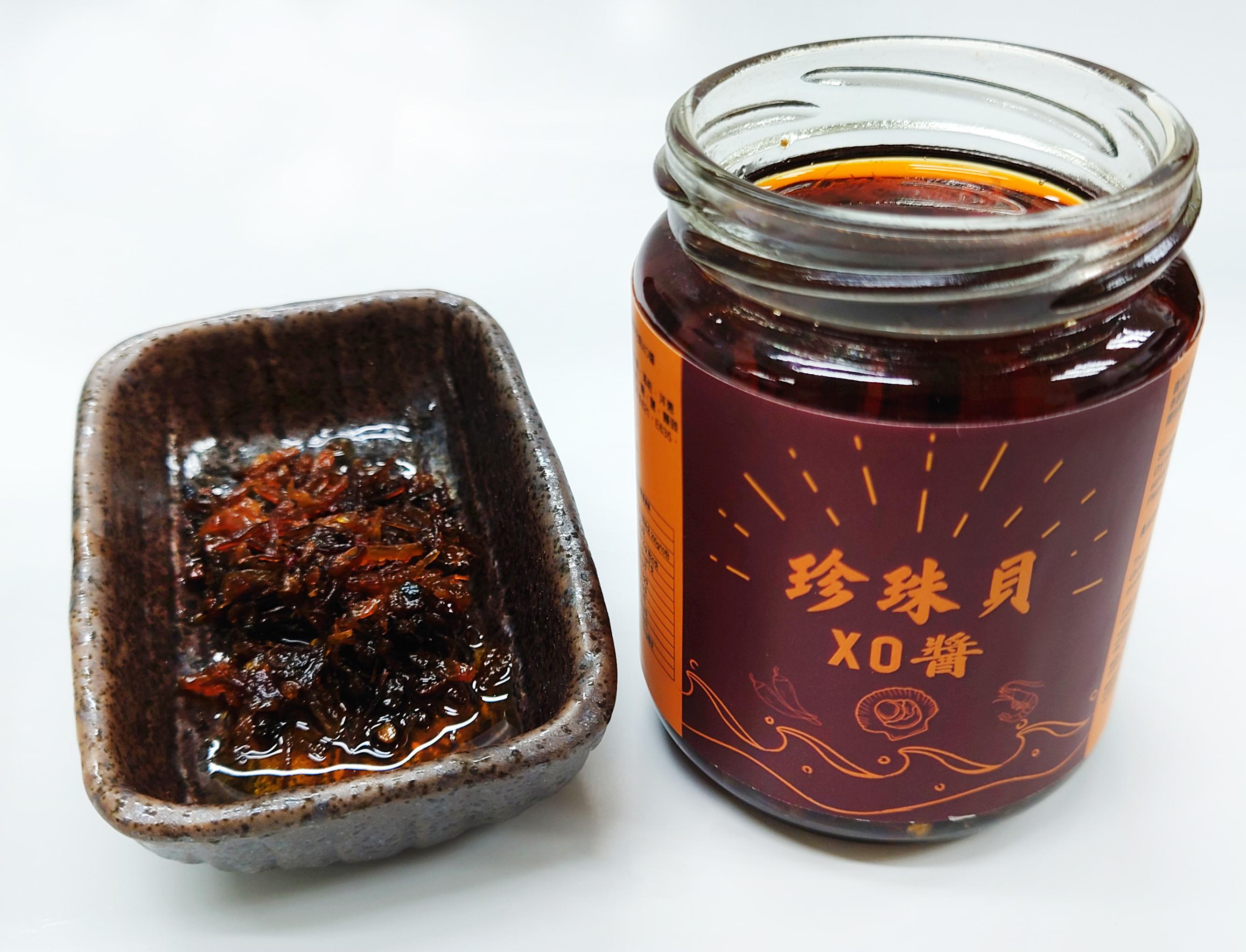 珍珠貝經加工後由魚統處製成100樽XO醬