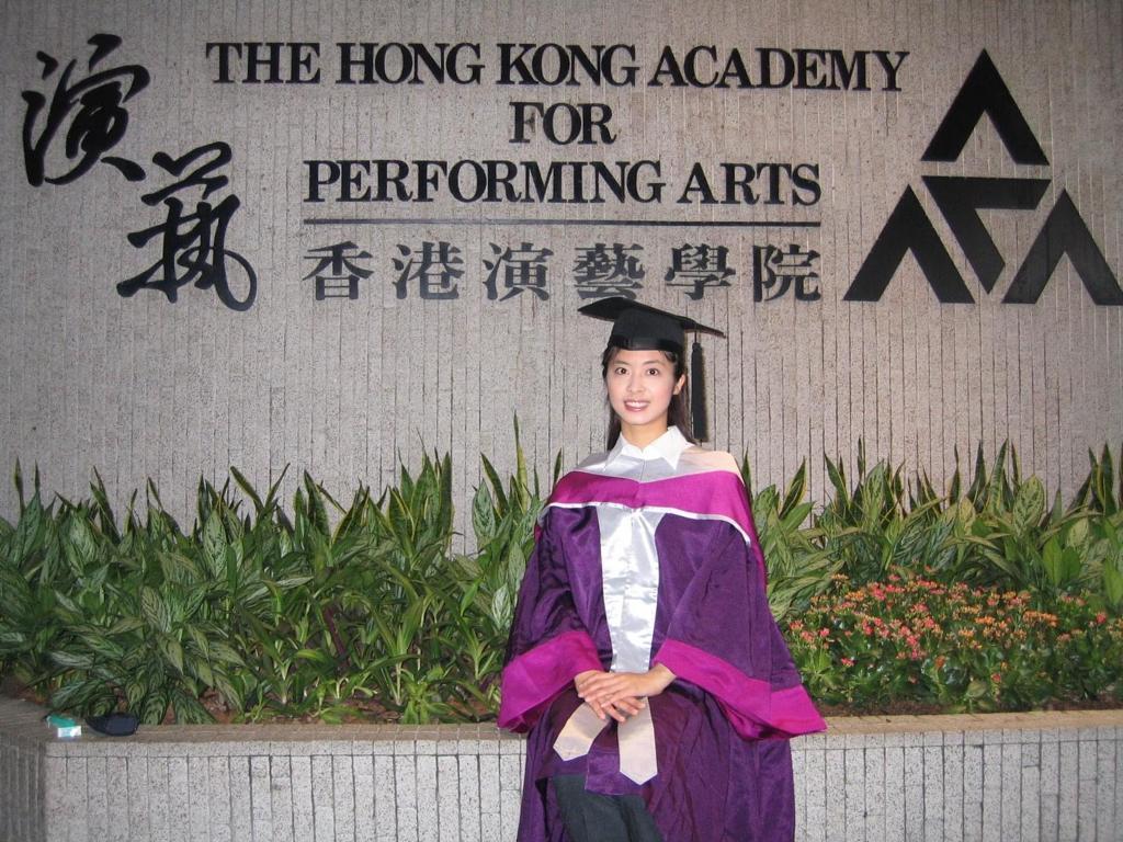 朱鳯嫻笑言藝術搵唔到錢,曾掙扎應否讀演藝學院。