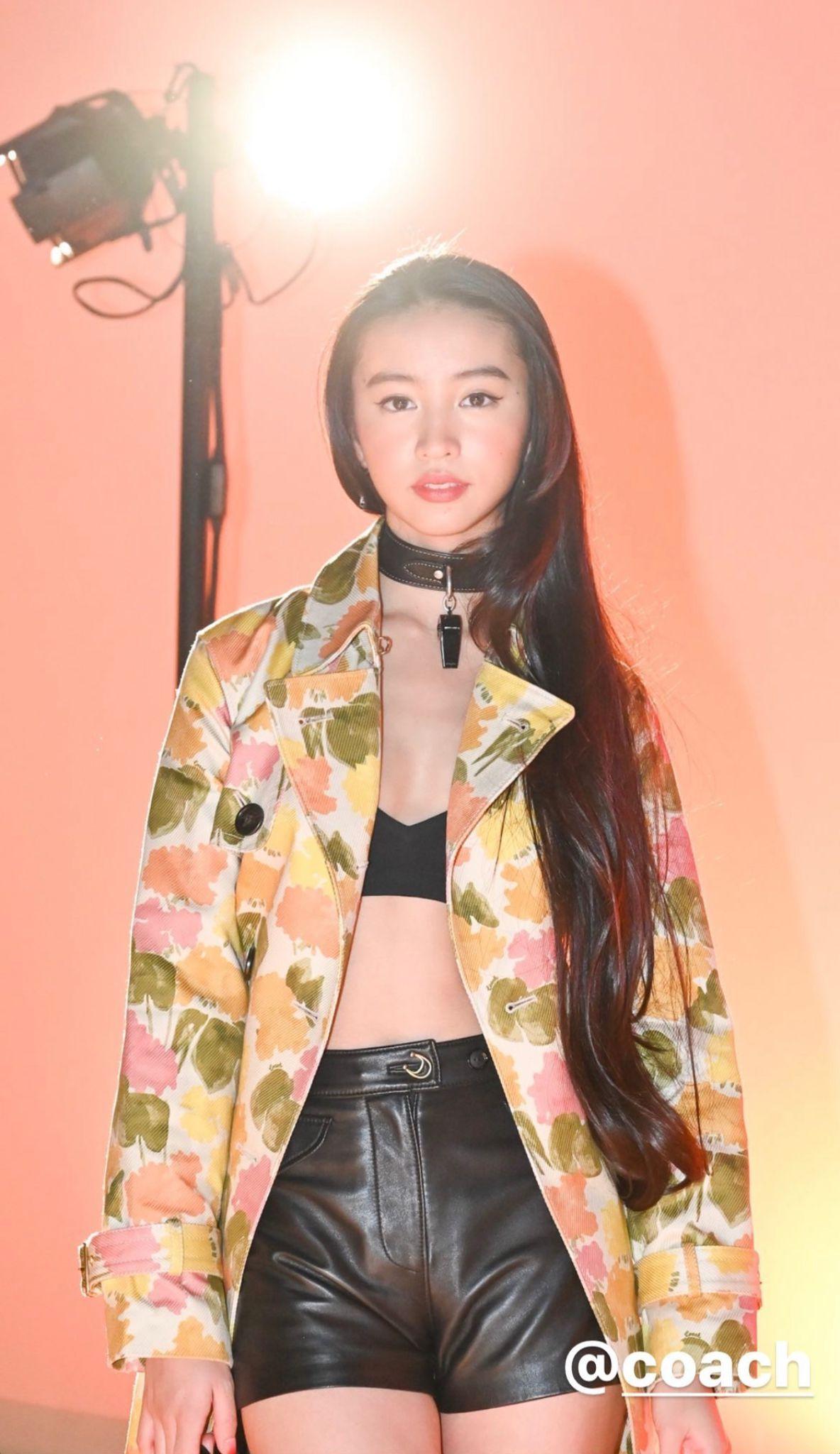 光希性感登場,相當養眼。