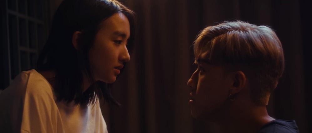 Natalie今次拍住MC合作,演繹一對情侶從相戀到分手的複雜心情。