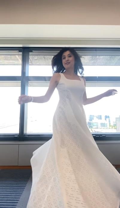 藤原紀香獲網民大讚保養得宜,本月底更會開Talk Show分享健美心得。