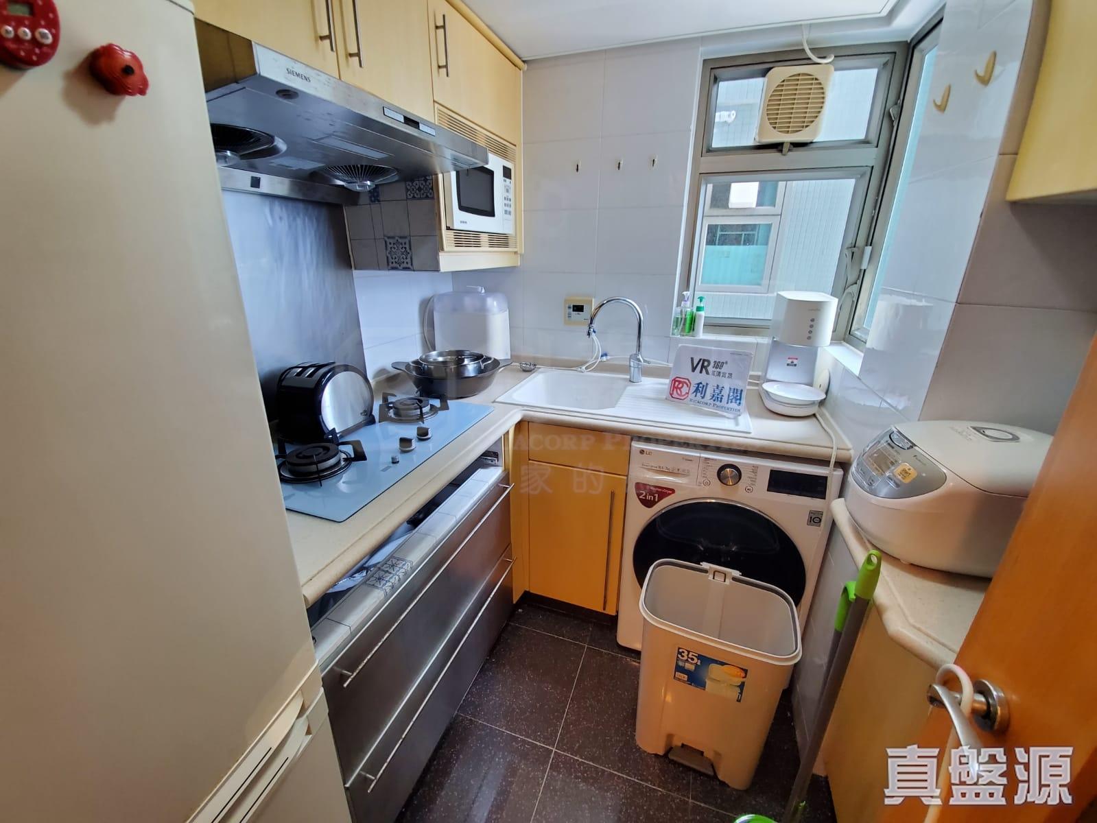 廚房面積不細小,尚算新淨企理。(代理提供相片)