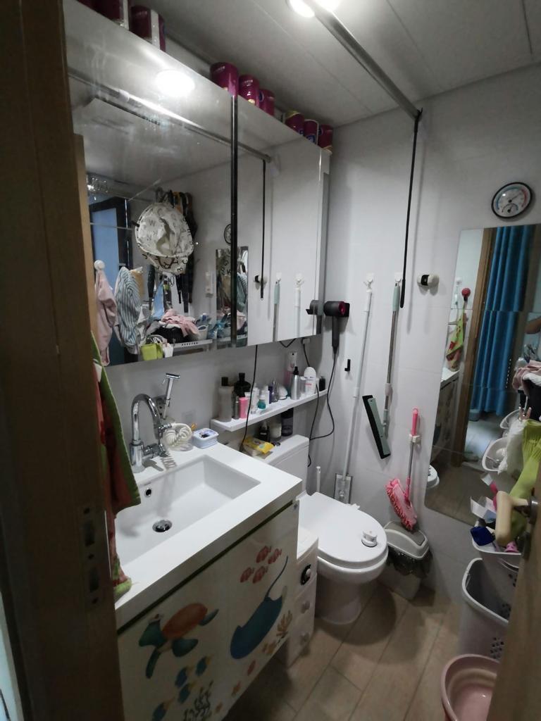 浴室面積不算細小。