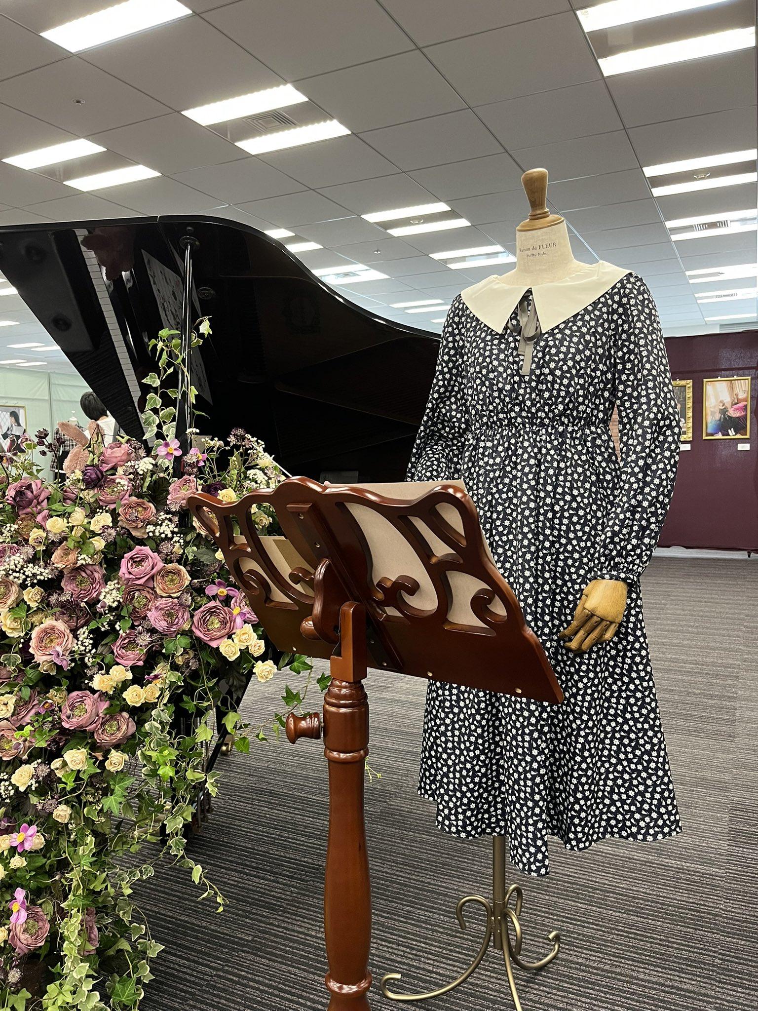 現場展出沙也加昔日的宣傳照及廣告中穿着服飾,獲不少粉絲到場懷念偶像。