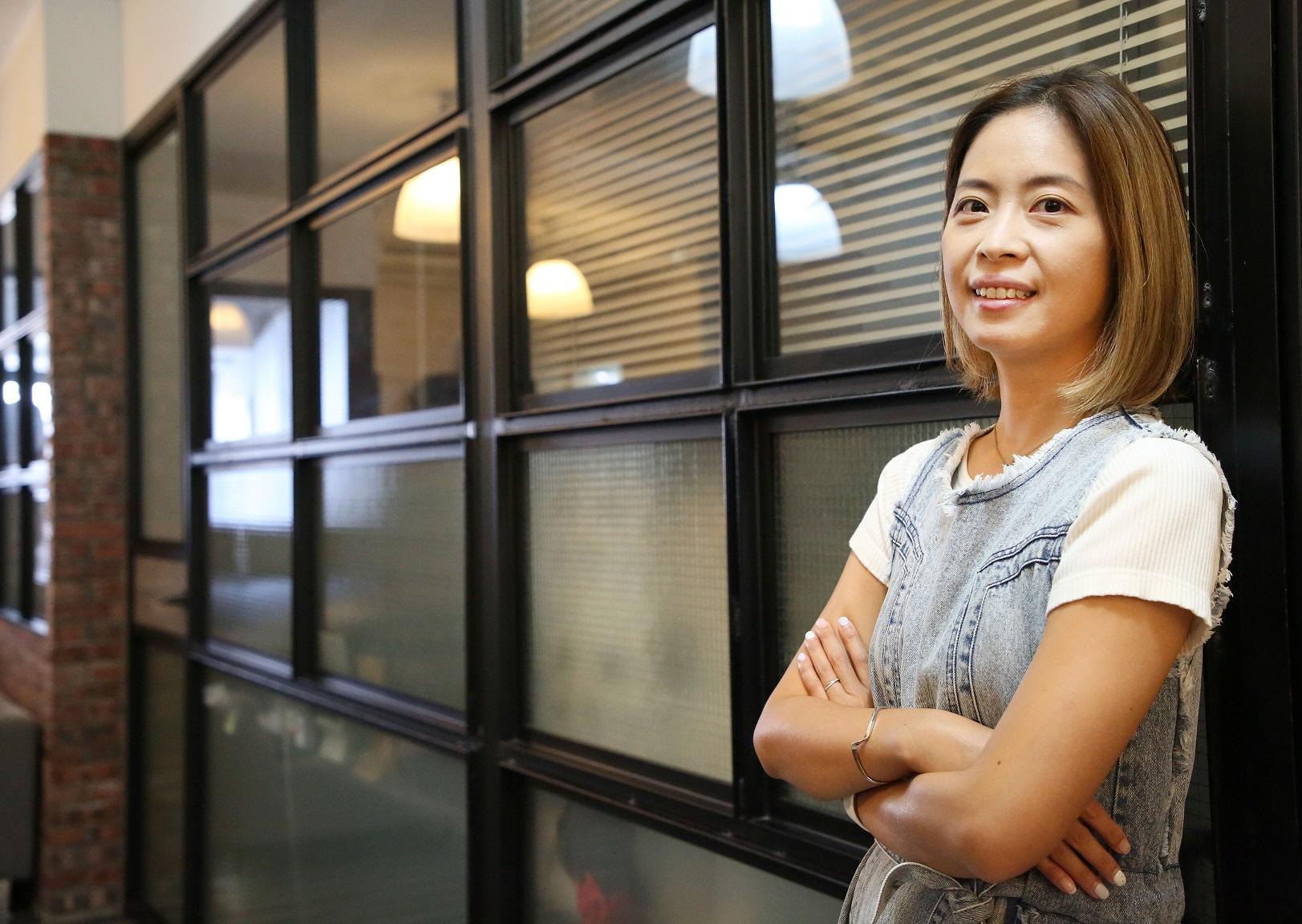 朱鳯嫻希望透過《一路瞳行》寫失明人結婚生仔的家庭故事。(董立華攝)