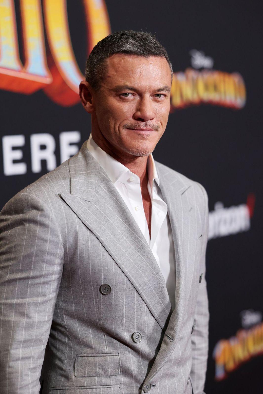 型男Luke Evans在《木偶奇遇記》中飾演車伕。