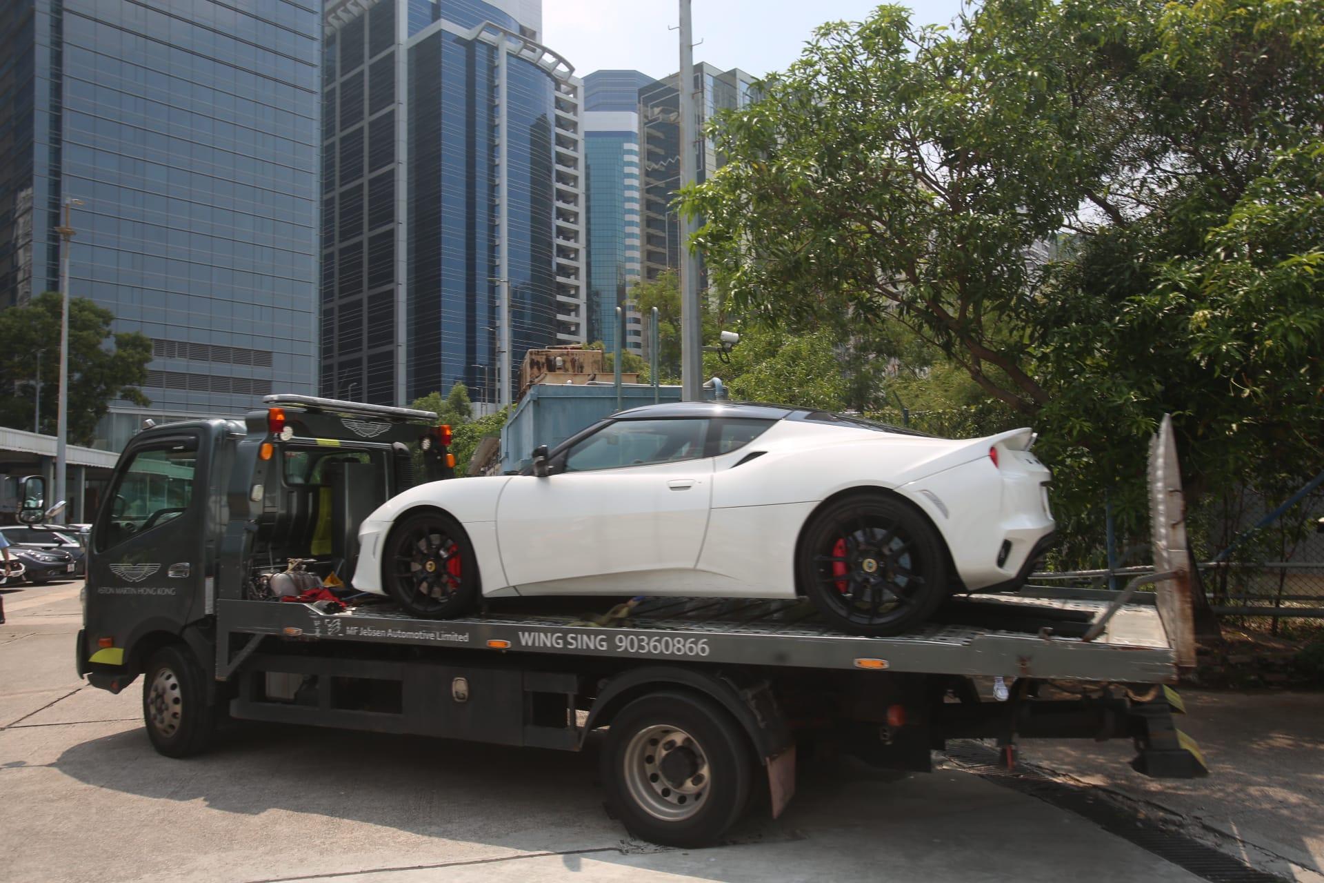 警方打擊非法賽車,7車涉案6屬超跑。