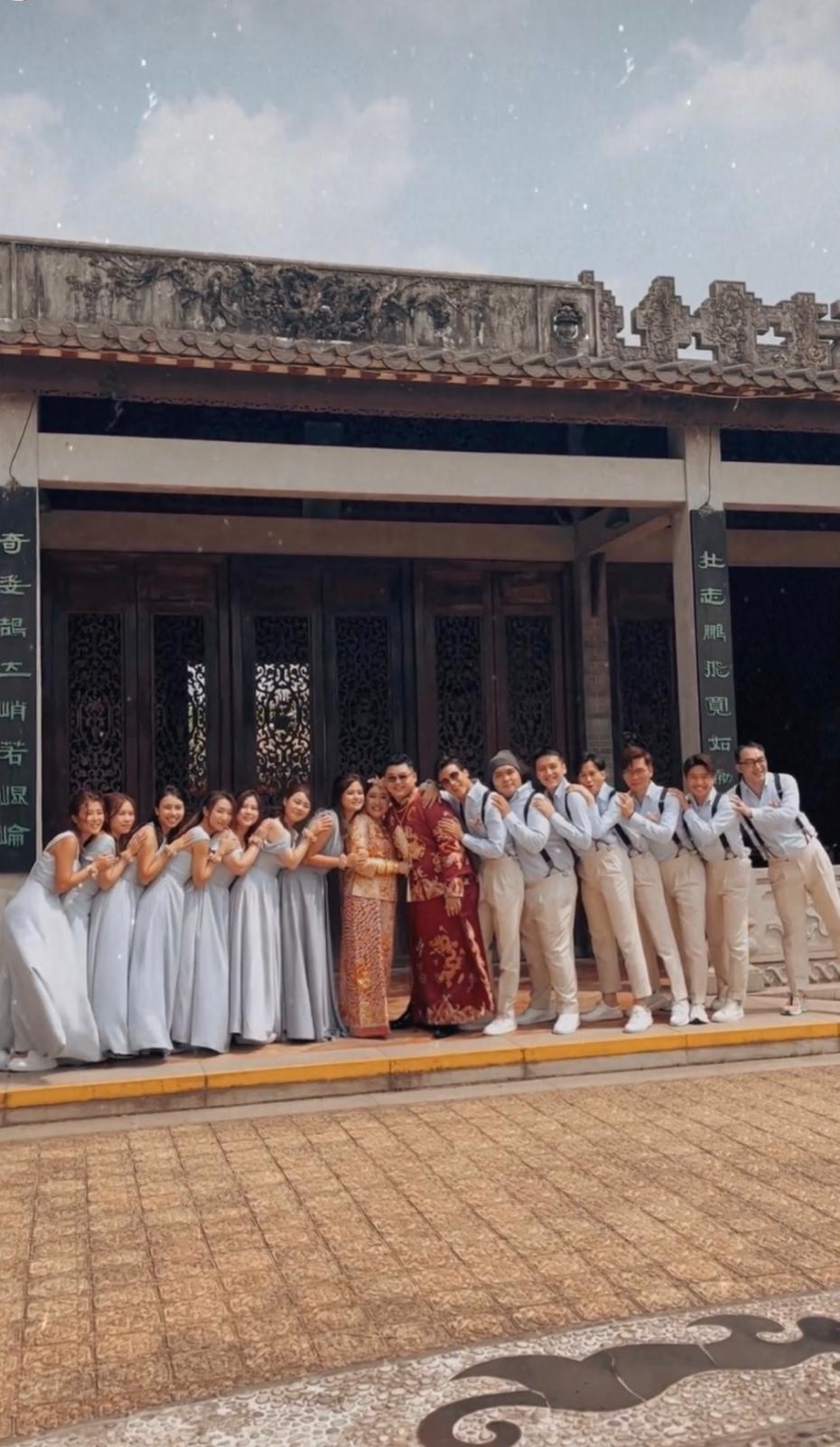 胞兄結婚,AK當然也有份做伴郎。