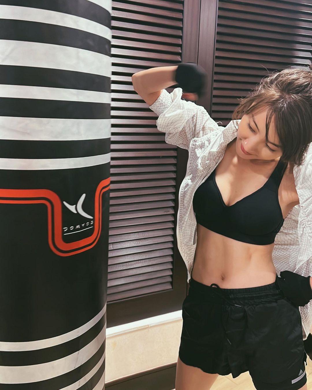 林夏薇身材fit 爆。