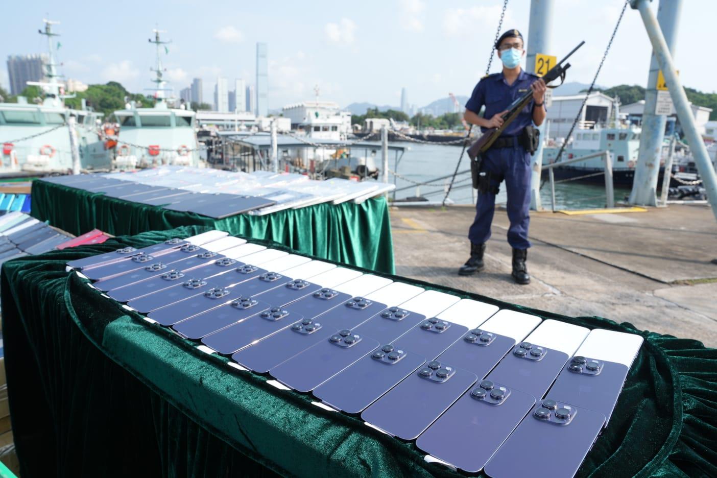 海關偵破約1000萬元內河船走私案 檢智能手機及今晚開彩六合彩票