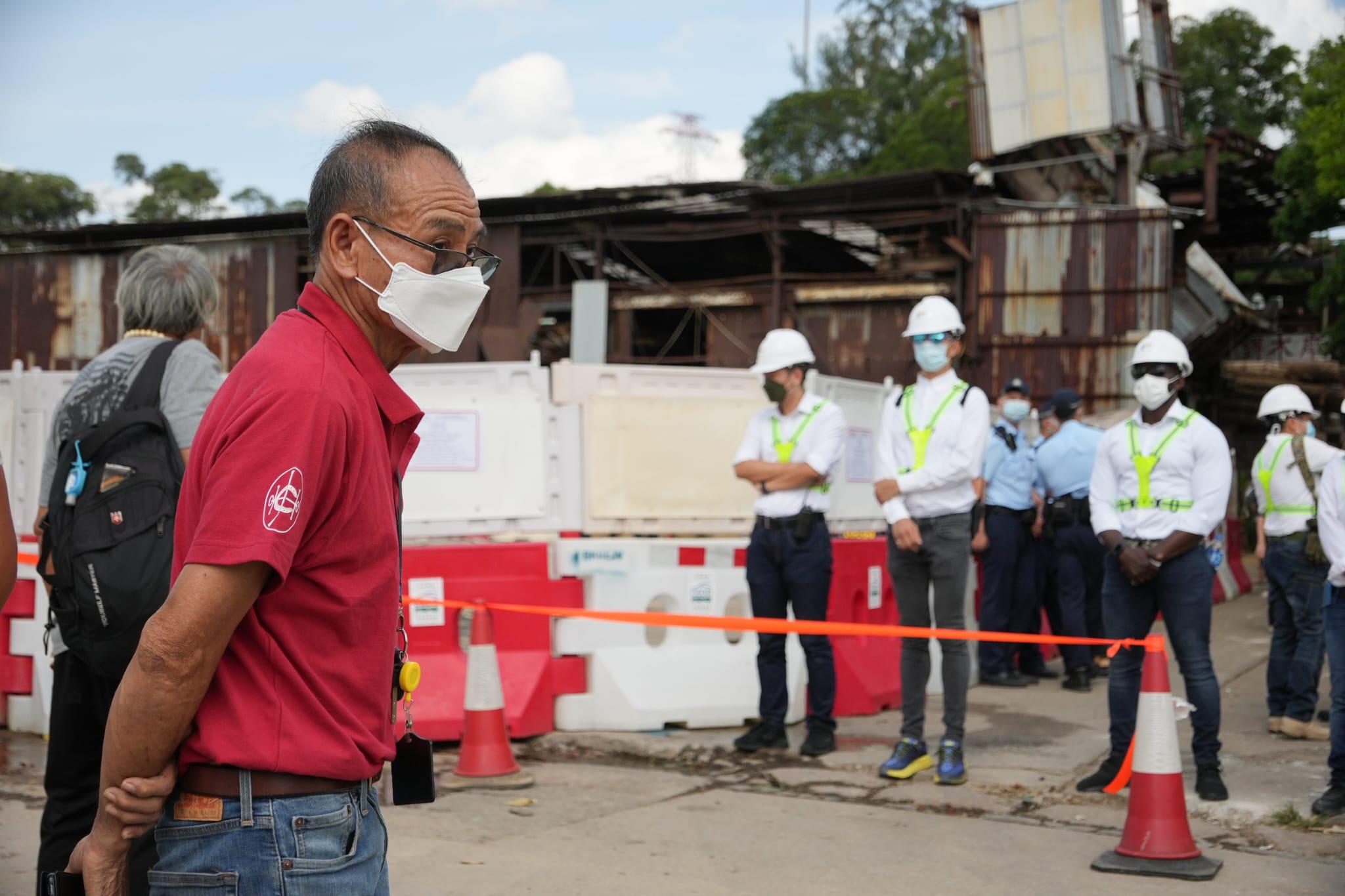 志記鎅木廠|地政總署今晨圍封木廠 警員在場戒備 (持續更新)