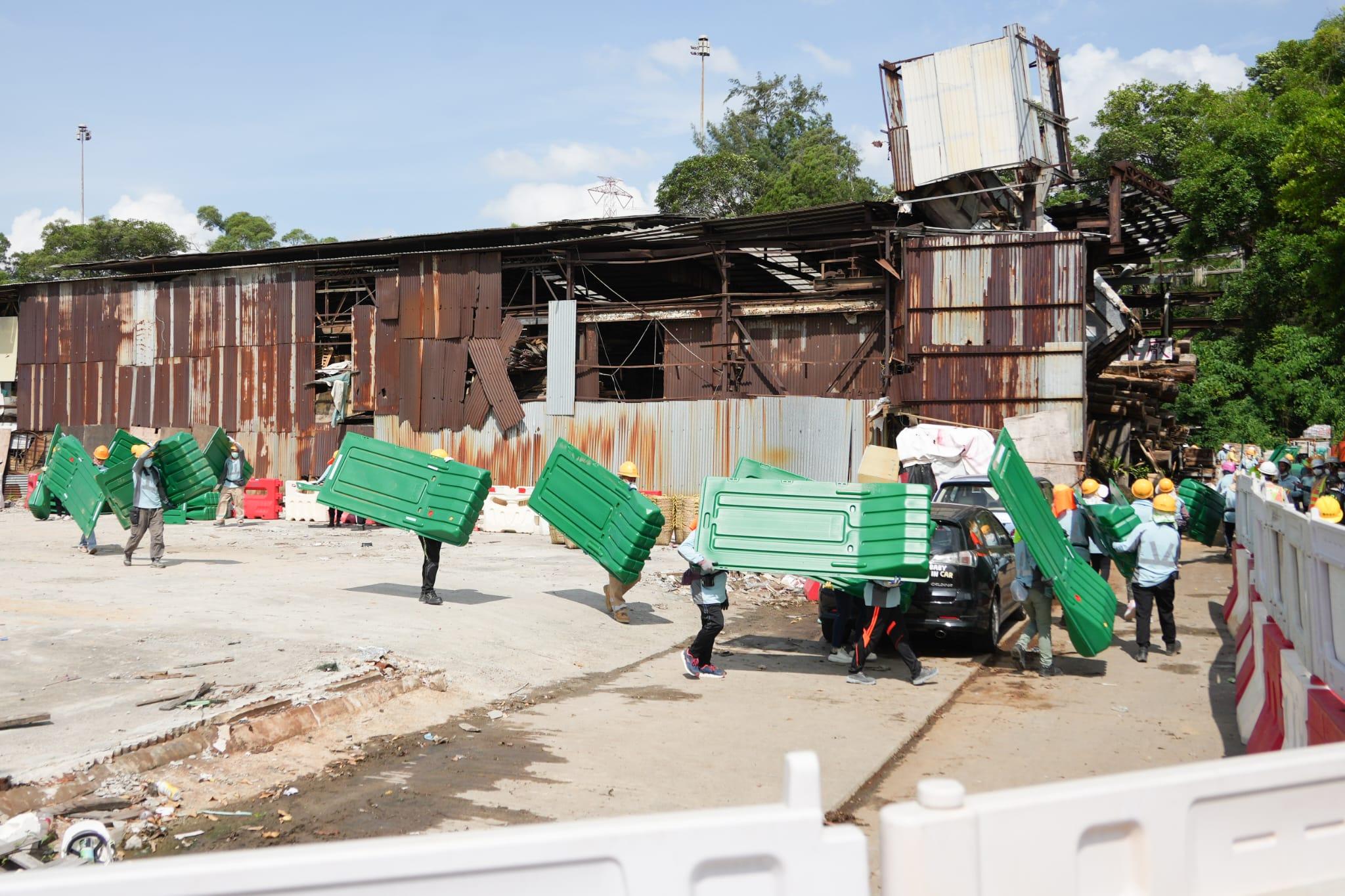 志記鎅木廠|地政總署今晨圍封木廠 警員在場戒備 (持續更新)