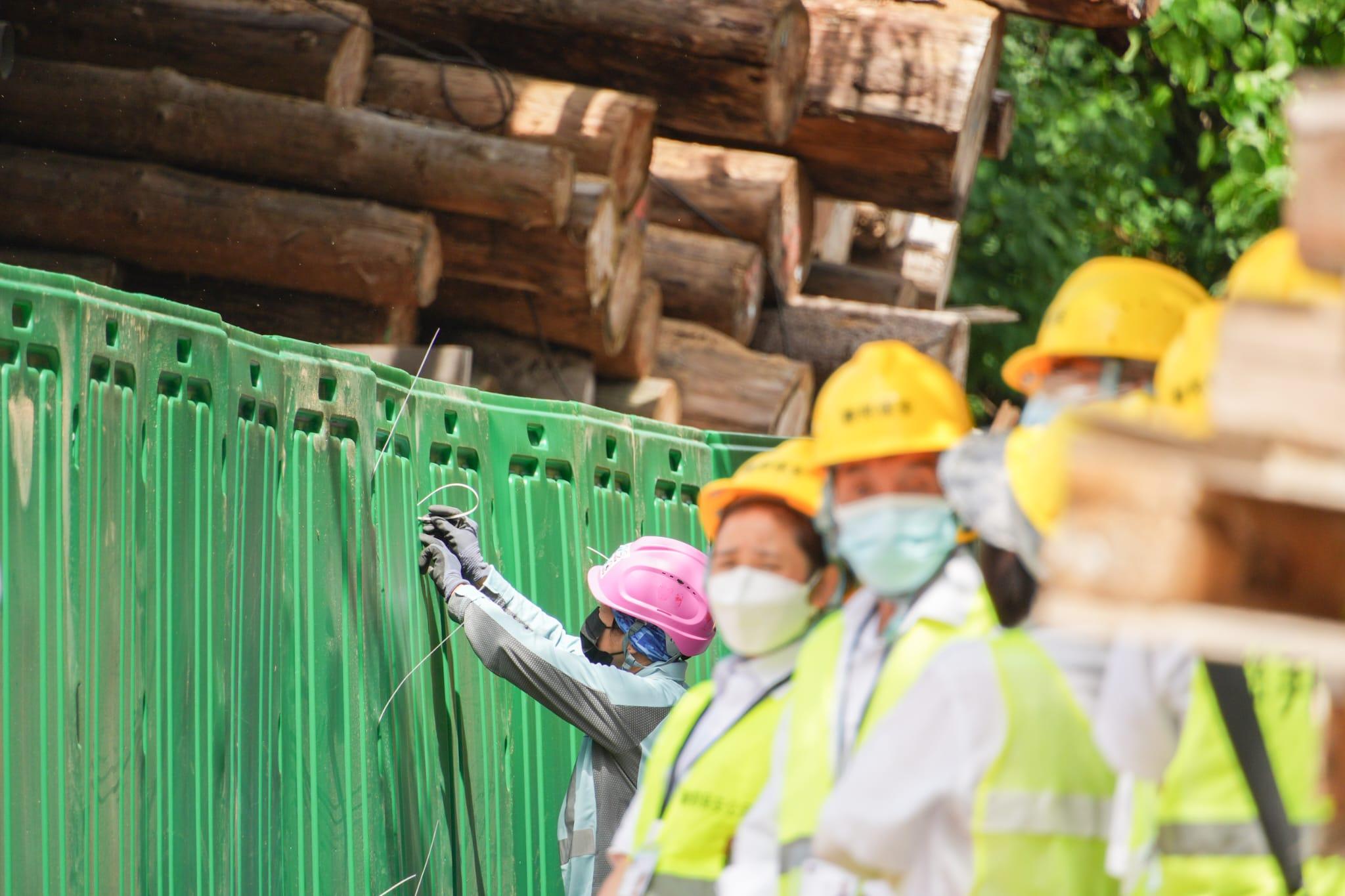 志記鎅木廠|地政總署今晨圍封木廠 警員在場戒備 (持續更新)