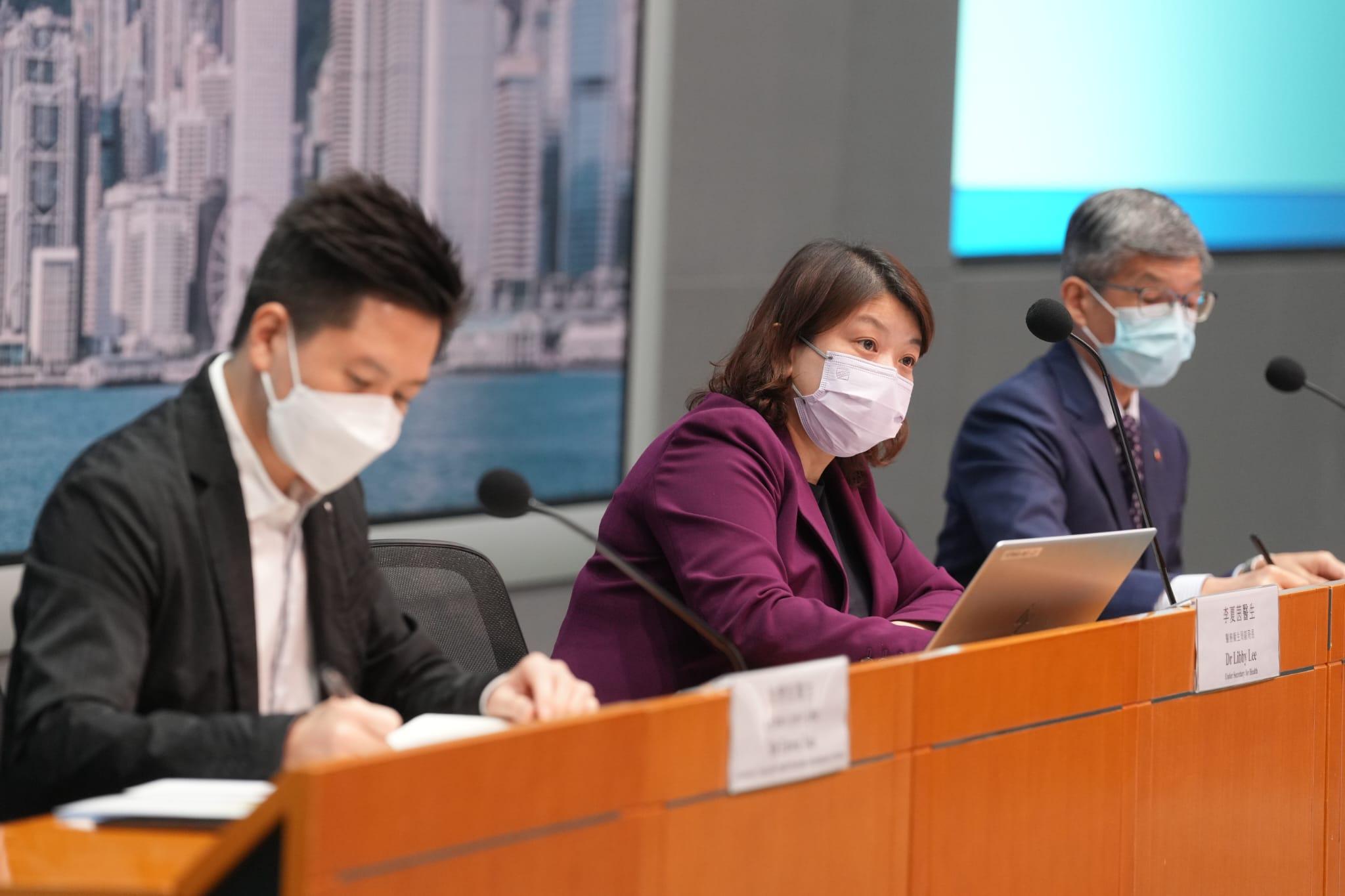 疫情|本港疫情漸趨穩定 食肆每檯放寬至12人 亞博館轉為備用狀態(陳奕釗攝)