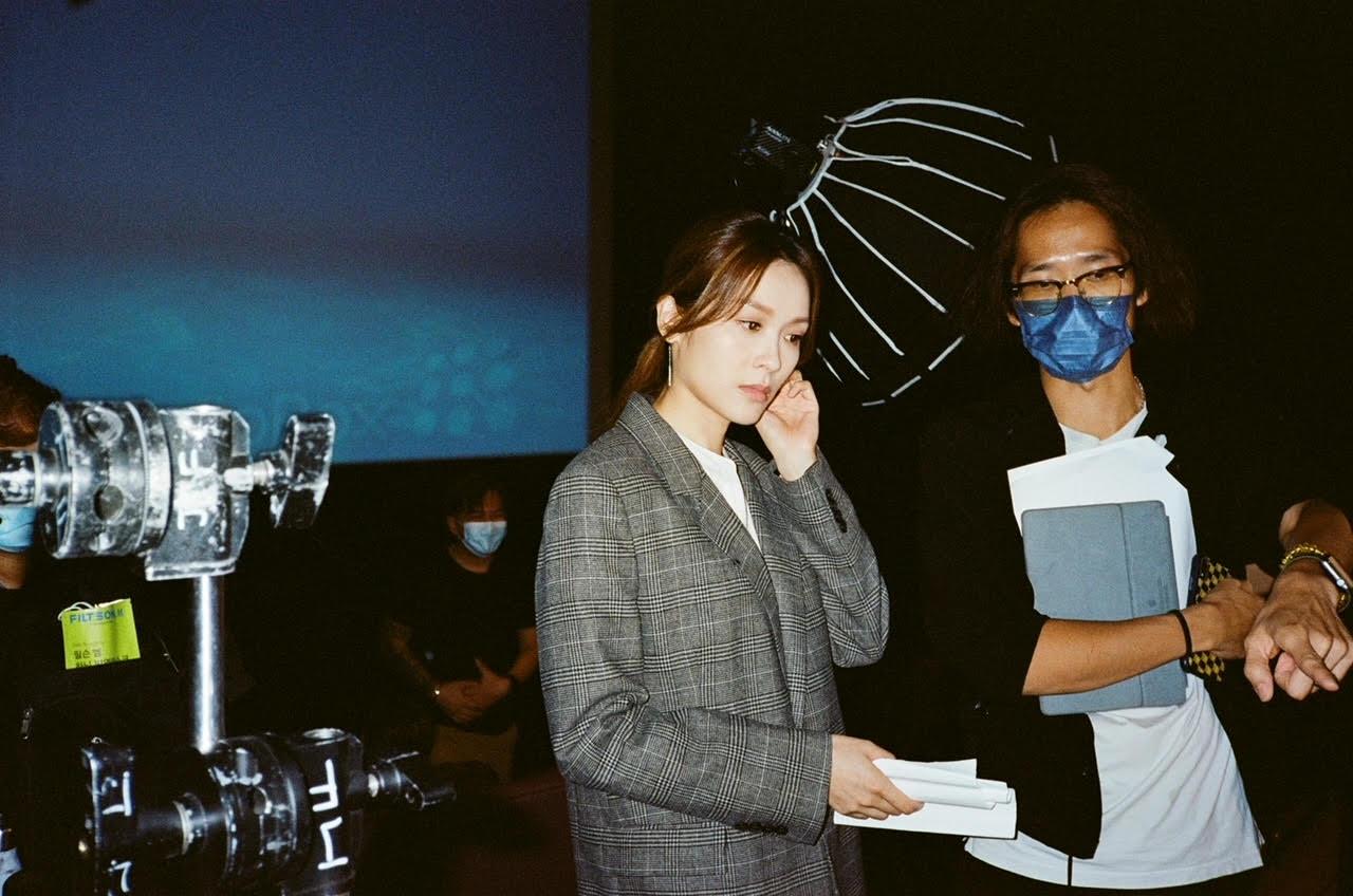 李佳芯首次身兼演員、導演、監製及編劇四職,製作慈善短片《伴》。